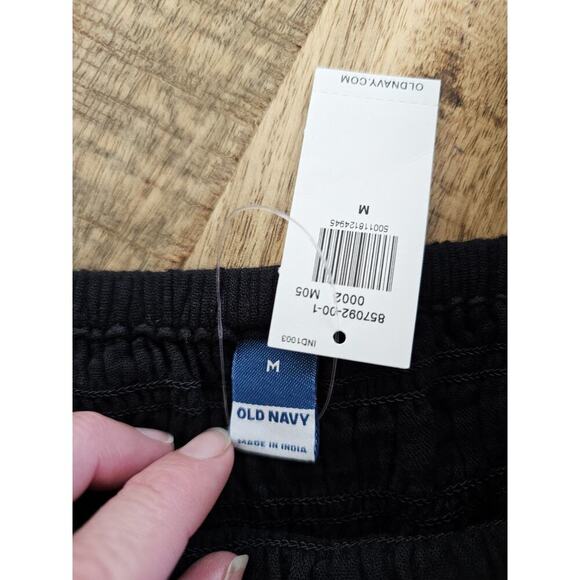 Old Navy Smocked Cropped Black Top Women’s Size M NWT - Picture 4 of 6